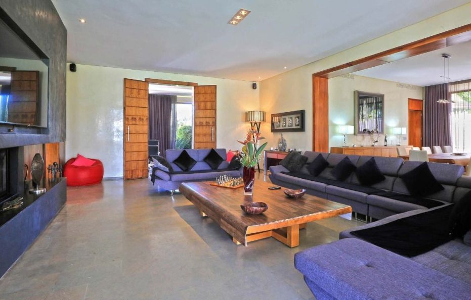 Apartment with privet Driver   ID 00001234