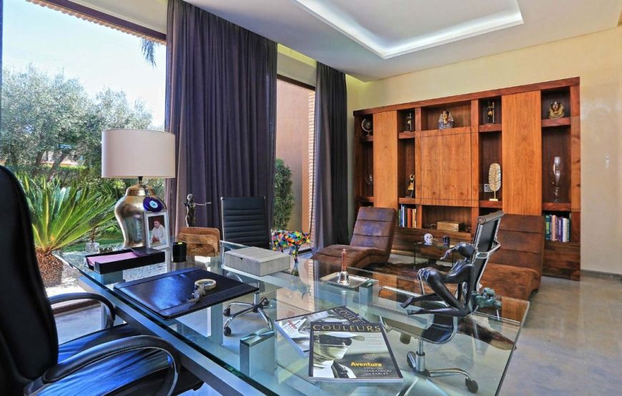 Apartment with privet Driver   ID 00001234